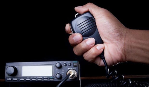 Choosing the Right CB Radio for Your Needs: A Comprehensive Buying Guide 2023